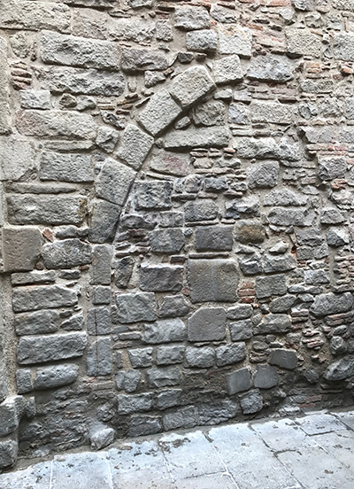 Barcelona synagogue wall